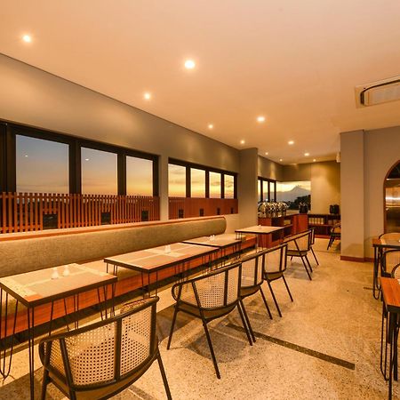 Nata Azana Hotel Solo Екстер'єр фото