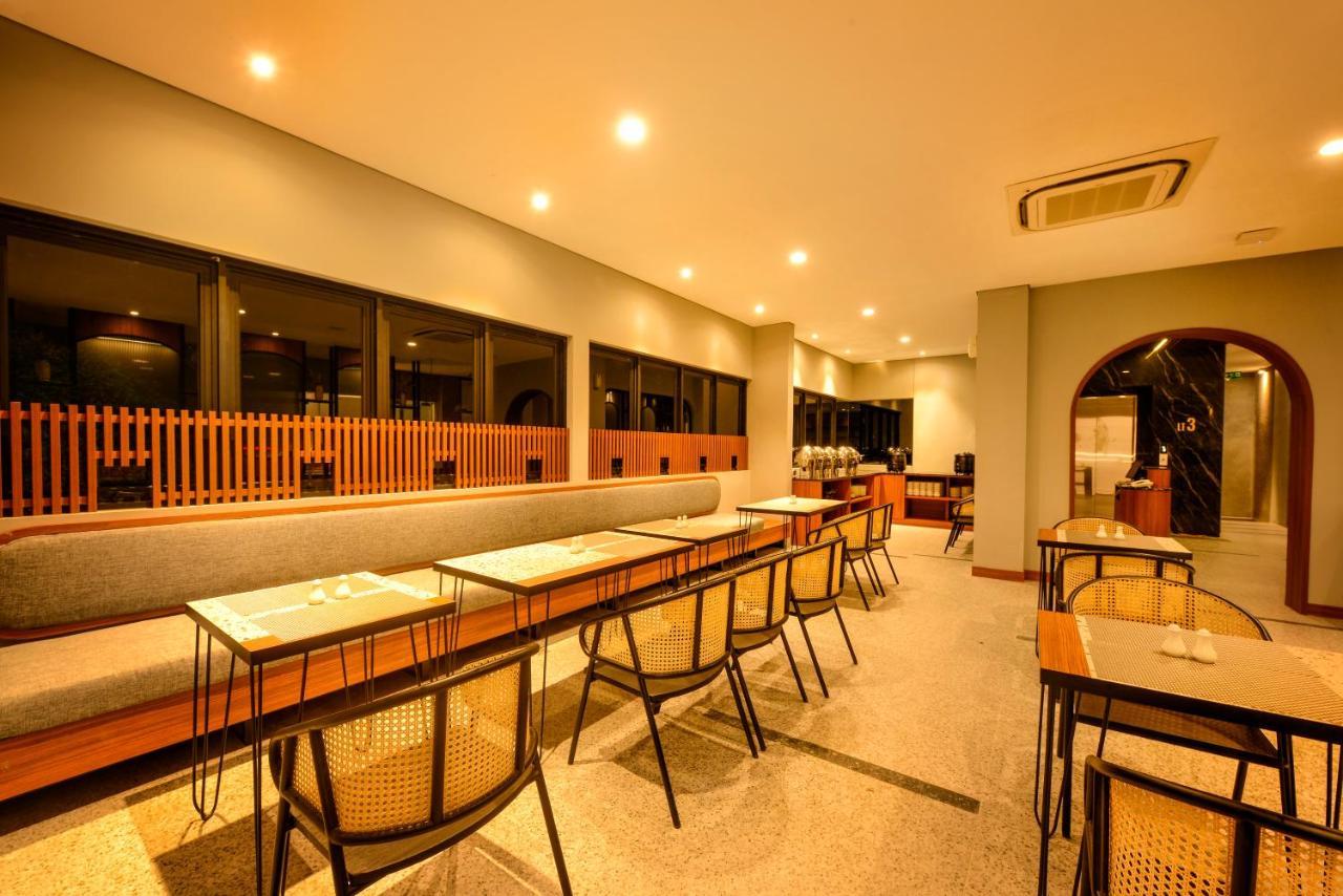 Nata Azana Hotel Solo Екстер'єр фото